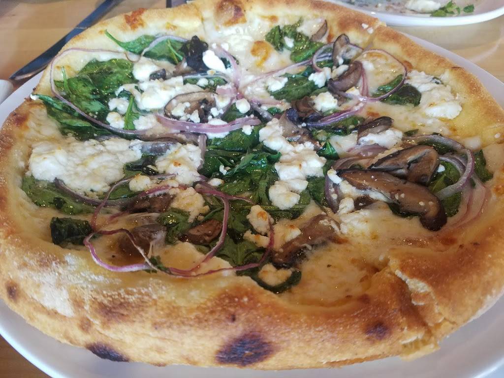 Sammys Woodfired Pizza | restaurant | 10785 Scripps Poway Pkwy, San Diego, CA 92131, USA | 8586950900 OR +1 858-695-0900