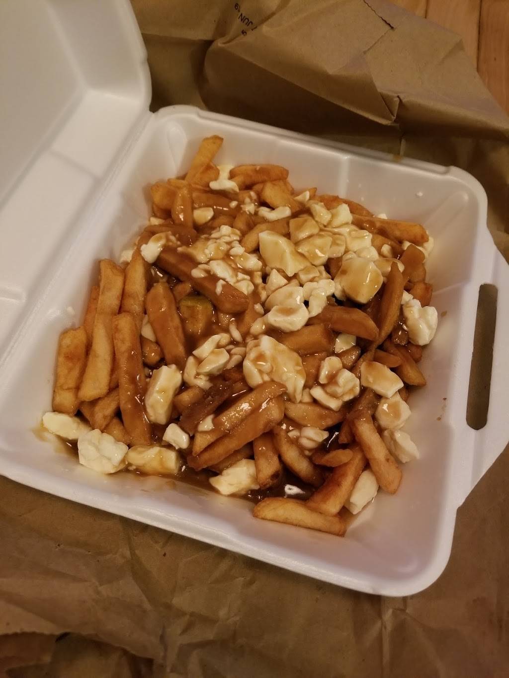 La Poutinerie | restaurant | 853 Avenue Myrand, Québec, QC G1V 2V8, Canada | 4183531630 OR +1 418-353-1630
