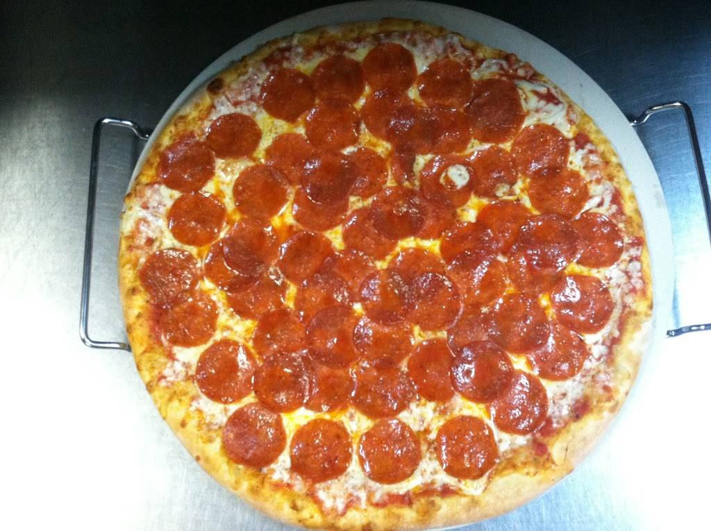 Castellos Pizza | restaurant | 8947 Conroy Windermere Rd, Orlando, FL 32835, USA | 4078760021 OR +1 407-876-0021