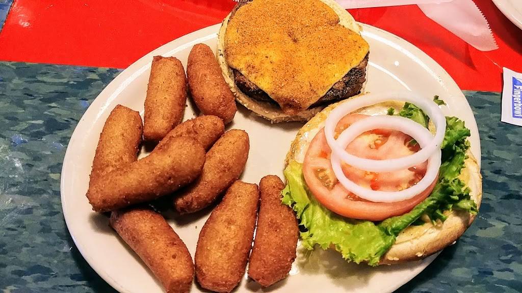 Daddy Joes Beach House BBQ and Grill | restaurant | 1400 W Floyd Baker Blvd, Gaffney, SC 29341, USA | 8644877427 OR +1 864-487-7427