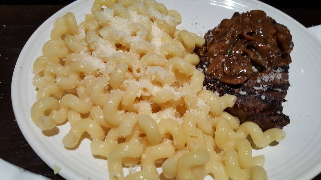 Carrabbas Italian Grill | restaurant | 730 Smithtown Bypass, Smithtown, NY 11787, USA | 6312651304 OR +1 631-265-1304