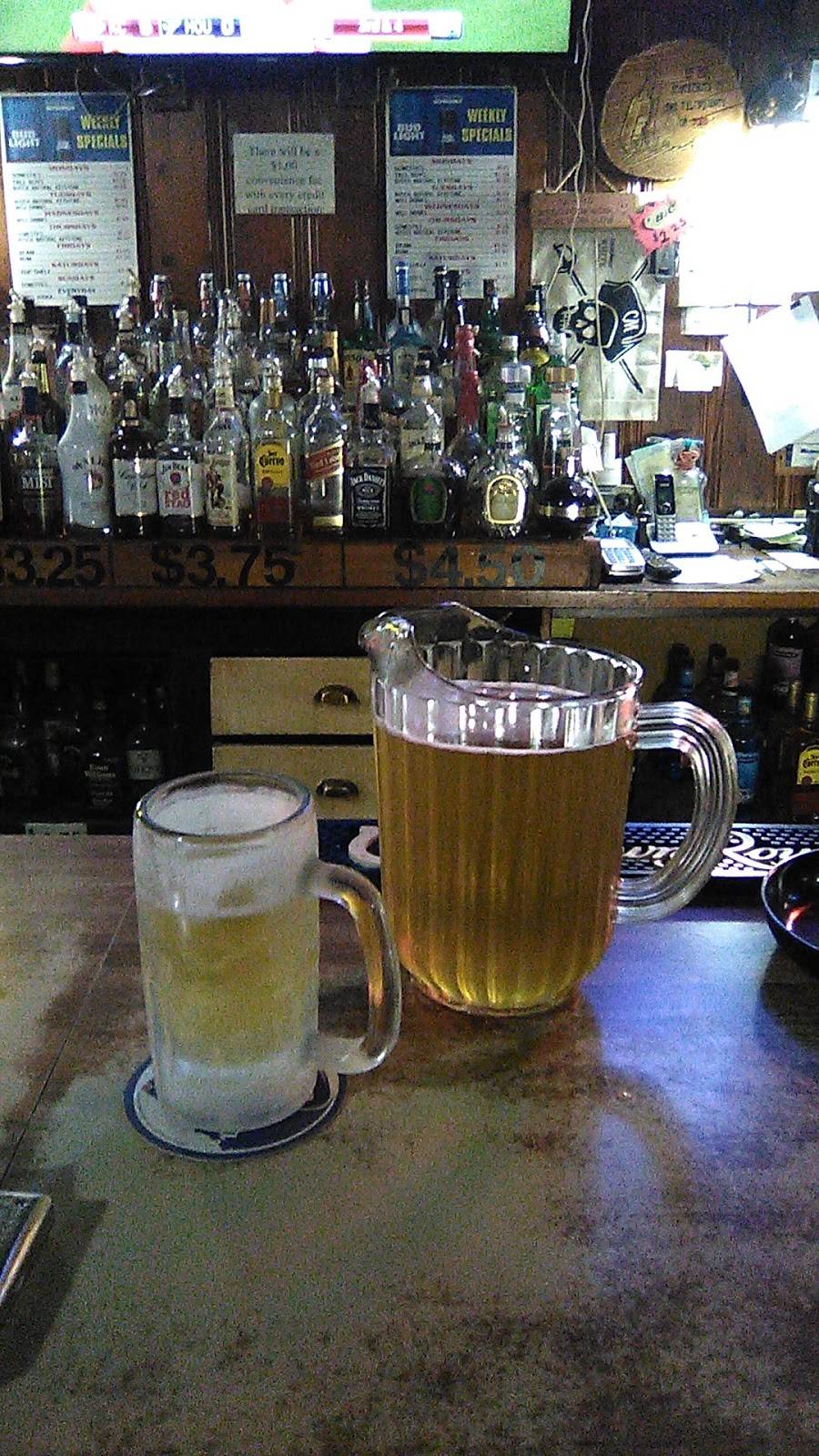 Martins Tavern | restaurant | 115 N Randolph St, Garrett, IN 46738, USA | 2603574290 OR +1 260-357-4290