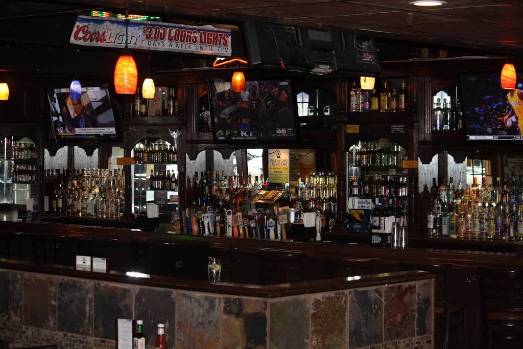 Johnny McGoreys Pub | restaurant | 131 Front St, Massapequa Park, NY 11762, USA | 5167978584 OR +1 516-797-8584