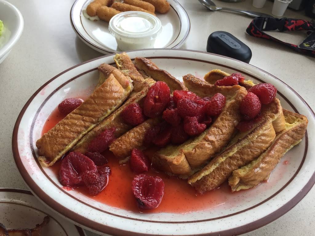 Leos Coney Island | restaurant | 6325 Sashabaw Rd, City of the Village of Clarkston, MI 48346, United States | 2486205122 OR +1 248-620-5122