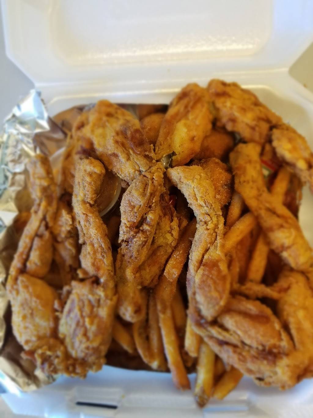 Tinys shop and more | restaurant | 4601 N Market St, Shreveport, LA 71107, USA | 3183934165 OR +1 318-393-4165