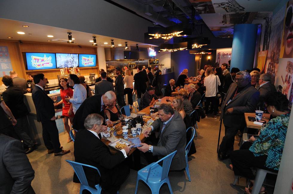 Hollywood Burger | restaurant | 6250 Hollywood Blvd, Los Angeles, CA 90028, USA | 3233785668 OR +1 323-378-5668