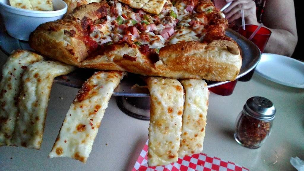 Vitos Pizzeria | restaurant | 3962 Fort St, Lincoln Park, MI 48146, USA | 3133831960 OR +1 313-383-1960