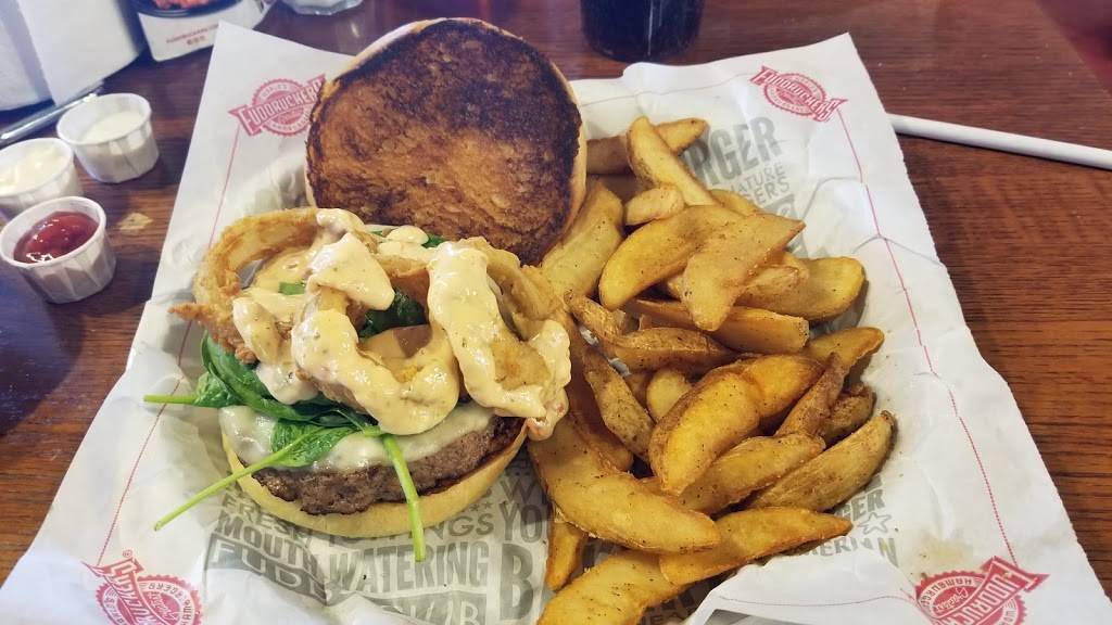 Fuddruckers | restaurant | 1565 E Lincoln Way, Sparks, NV 89434, USA | 7756576600 OR +1 775-657-6600