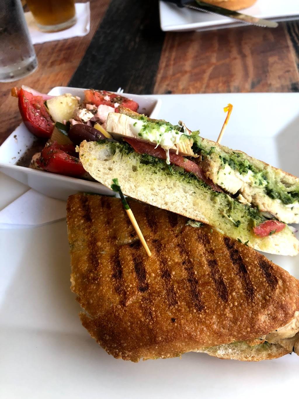 Branch & Vine | restaurant | 2001 1/2 W Main St, Richmond, VA 23220, USA | 8043555182 OR +1 804-355-5182