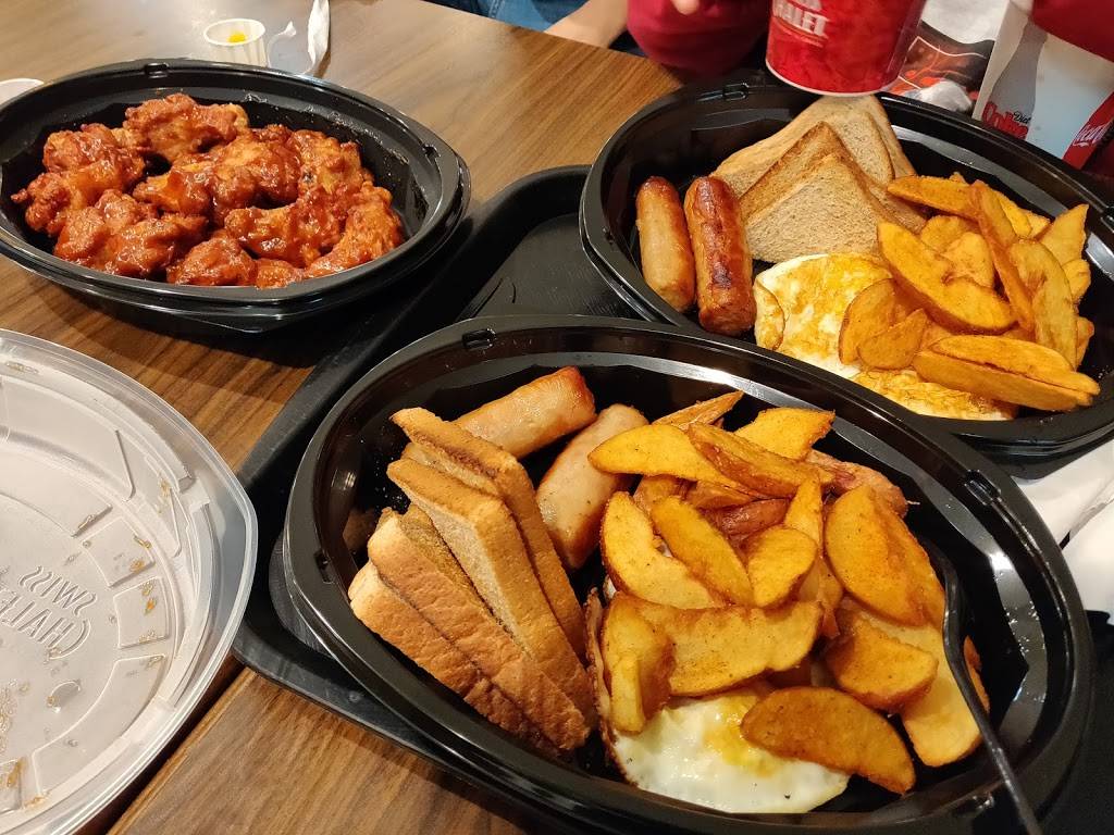 Paramount Fine Foods | restaurant | Terminal 1, 6301 Silver Dart Dr, Mississauga, ON L5P 1B2, Canada | 4167763100 OR +1 416-776-3100