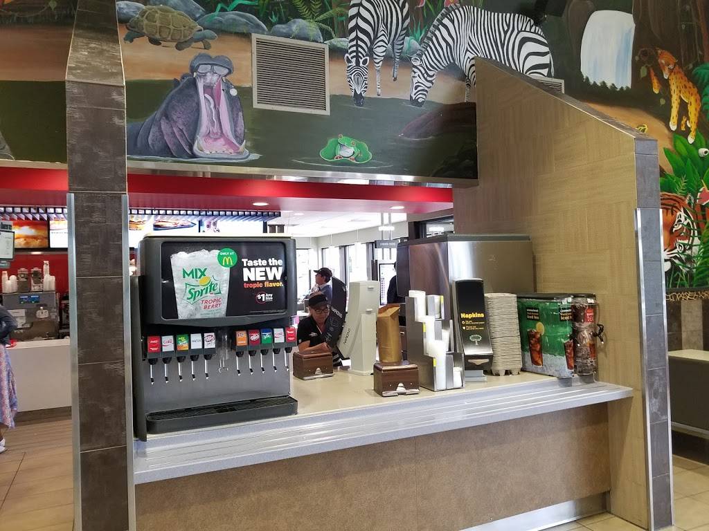 McDonalds | cafe | 9235 S Broadway, Highlands Ranch, CO 80129, USA | 3036837655 OR +1 303-683-7655