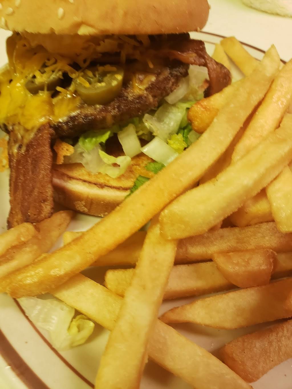 Jennys Family Restaurant | restaurant | 1702 Grand Ave, Wausau, WI 54403, USA | 7152612700 OR +1 715-261-2700