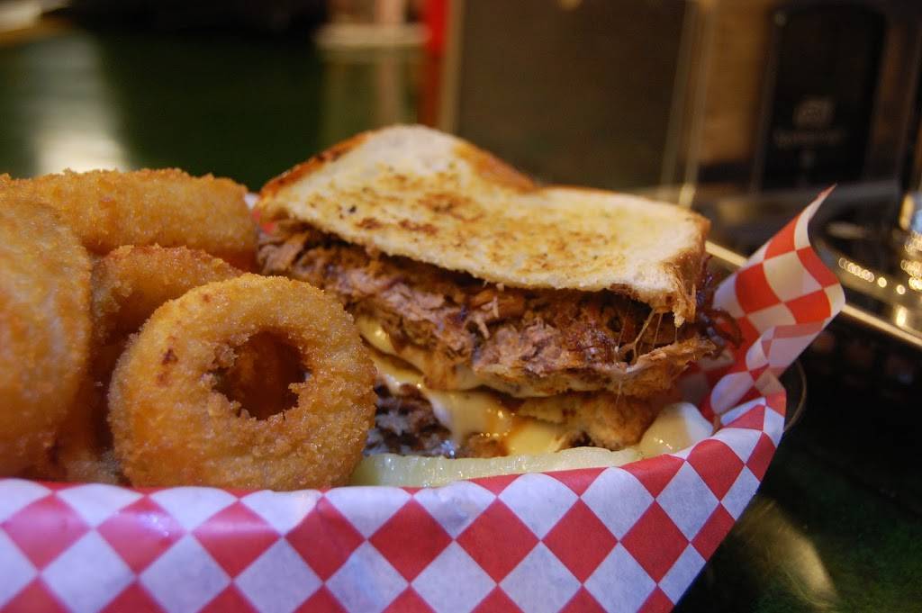 The Jolly Scholar | restaurant | 11111 Euclid Ave, Cleveland, OH 44106, USA | 2163680090 OR +1 216-368-0090