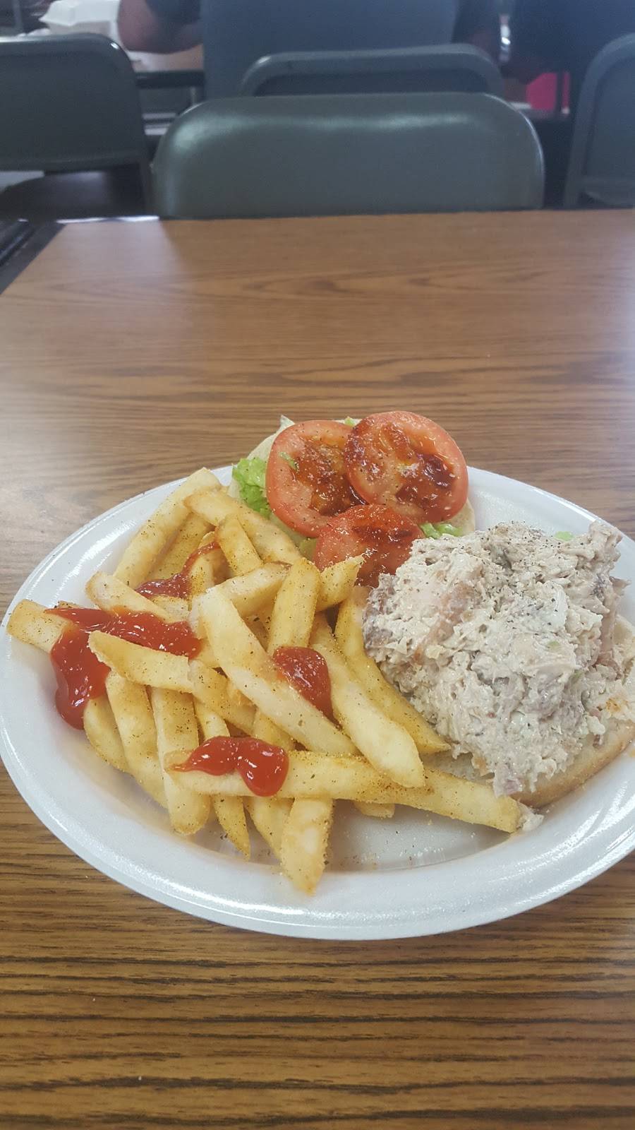 In Good Taste - Leisure Center | restaurant | 2403, W Parade, Blackstone, VA 23824, USA | 4342922523 OR +1 434-292-2523