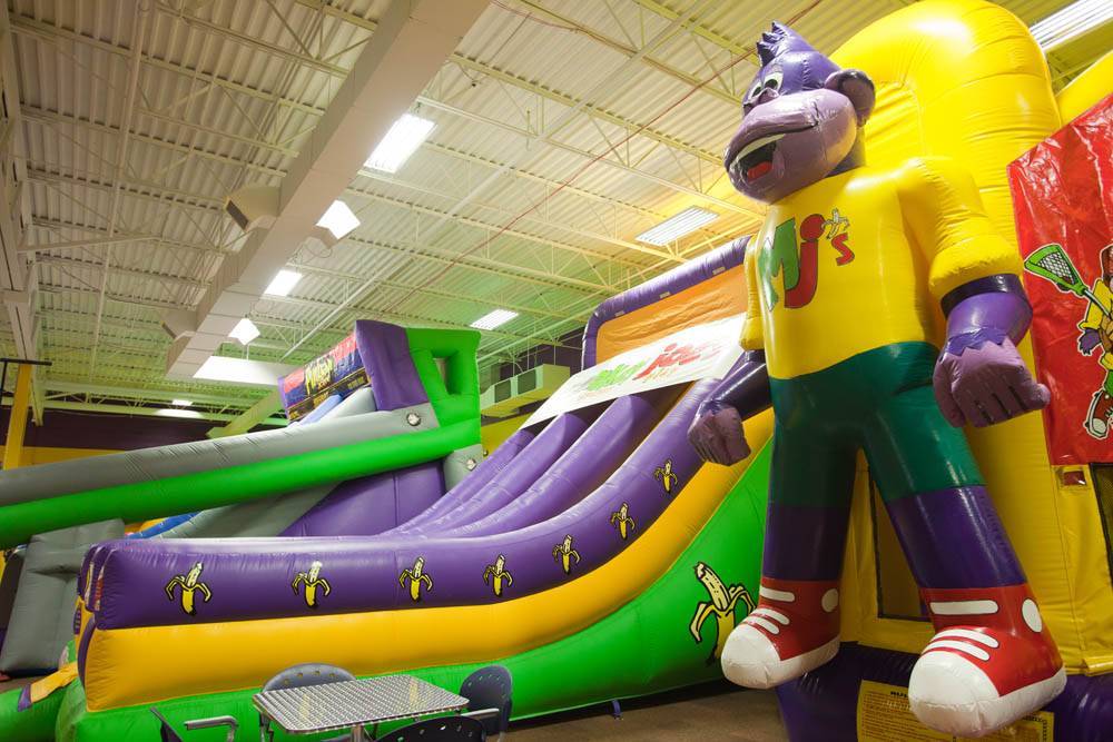 Monkey Joes - Peoria | restaurant | 8901 Knoxville Ave, Peoria, IL 61615, USA | 3096925637 OR +1 309-692-5637