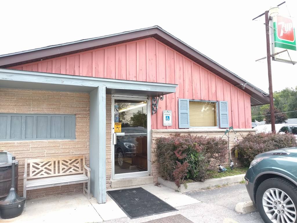 Rivers Edge Restaurant | restaurant | 283 S Riverside Dr, Saukville, WI 53080, USA | 2622849918 OR +1 262-284-9918