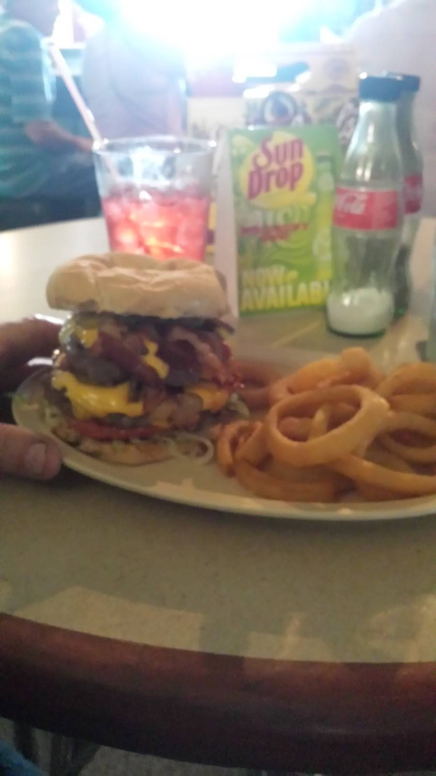 Footbridge Bar & Grill | restaurant | N3850 County C, Kewaunee, WI 54216, USA | 9203880490 OR +1 920-388-0490