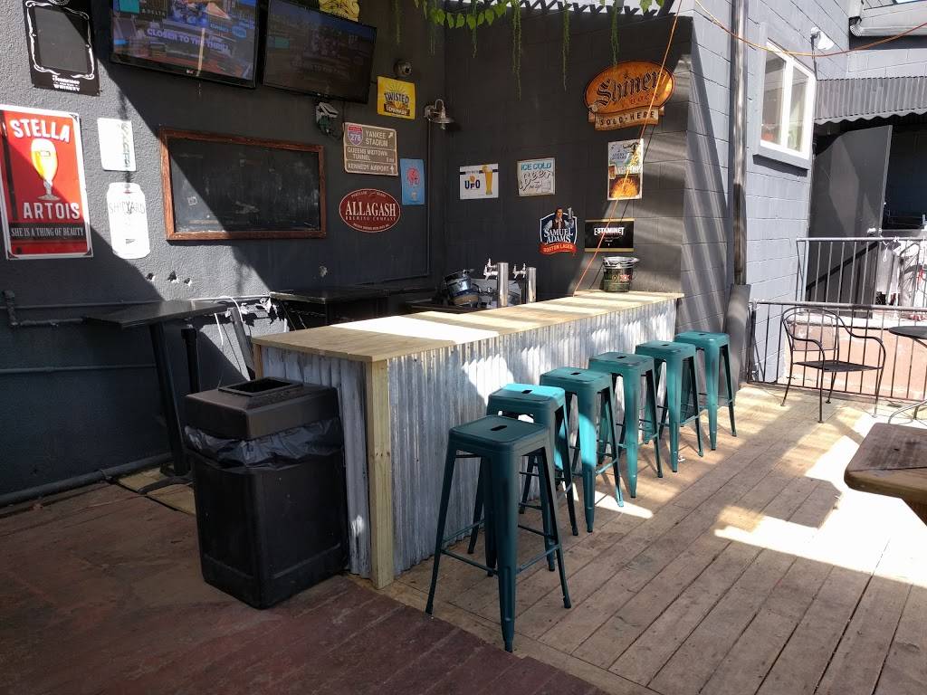 Play Sports Bar | restaurant | 2 Sneden Ave, Staten Island, NY 10312, USA | 7189843700 OR +1 718-984-3700