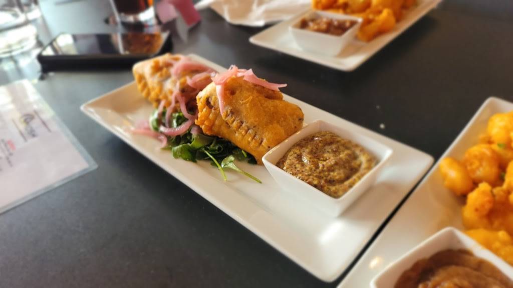 Knosh Eatery and Pub | restaurant | 437 E Mill St, Plymouth, WI 53073, USA | 2626614639 OR +1 262-661-4639