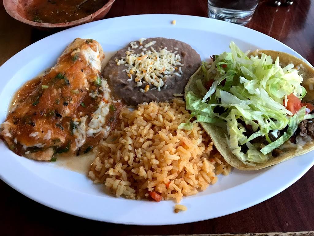 Papacitos Mexican Grille | restaurant | 2960 N Lincoln Ave, Chicago, IL 60657, USA | 7733275240 OR +1 773-327-5240