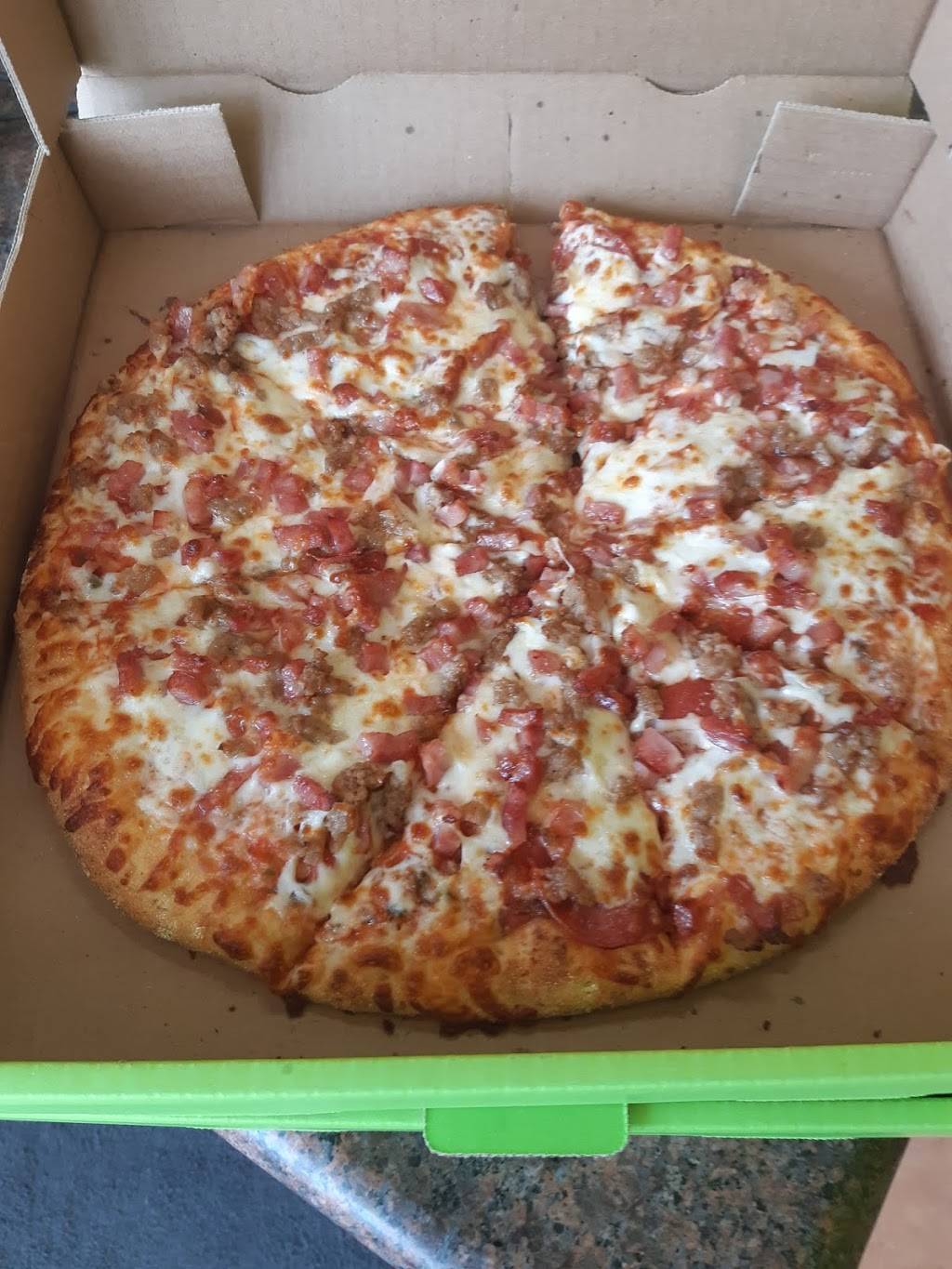 Davenport Pizza | restaurant | 615 Davenport Rd, Waterloo, ON N2V 2G2, Canada | 5197254404 OR +1 519-725-4404