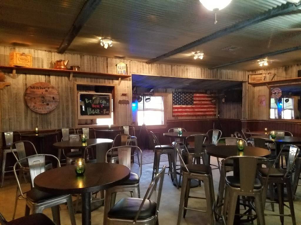 Hilltop Tavern and Inn | restaurant | 9544 Kiowa Rd, Apple Valley, CA 92308, USA | 7609618698 OR +1 760-961-8698