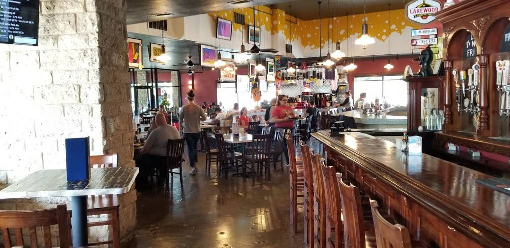 BuzzBrews Lakewood | restaurant | 5815 Live Oak St #102, Dallas, TX 75214, USA | 2143705815 OR +1 214-370-5815