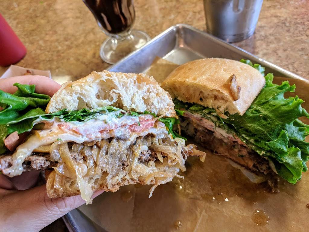 Als Hamburger | restaurant | 131 S Washington St, Green Bay, WI 54301, USA | 9204375114 OR +1 920-437-5114