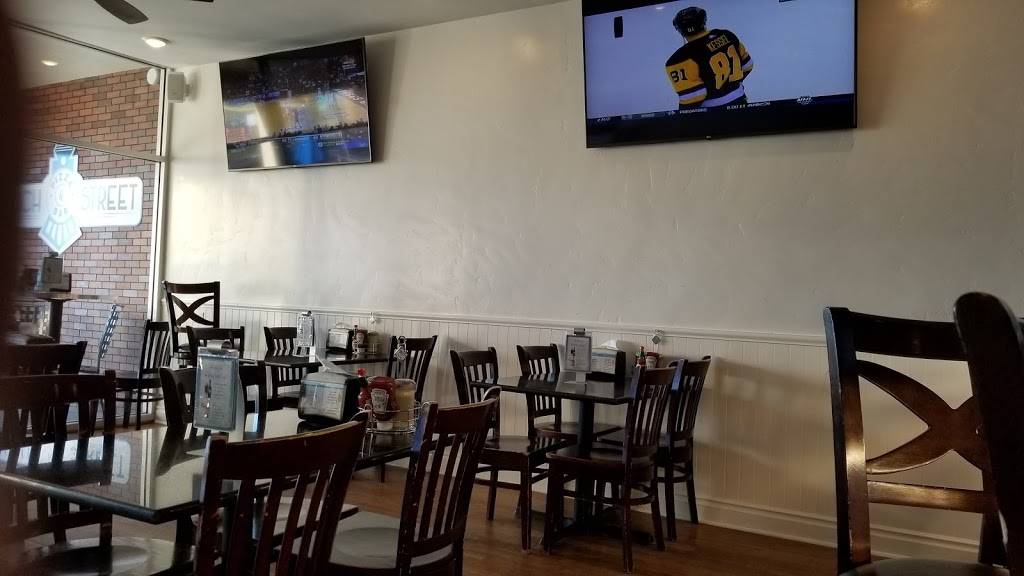 Beach Street Pizza & Bar | restaurant | 303 Beach St, Santa Cruz, CA 95060, USA | 8314718530 OR +1 831-471-8530