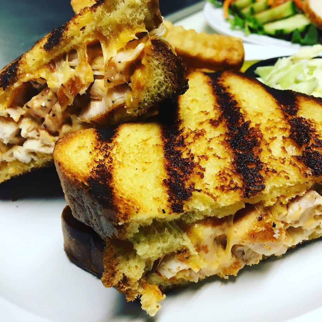 The Apron Cafe | cafe | 355 Gabreski Airport, Westhampton Beach, NY 11978, USA | 6316849996 OR +1 631-684-9996