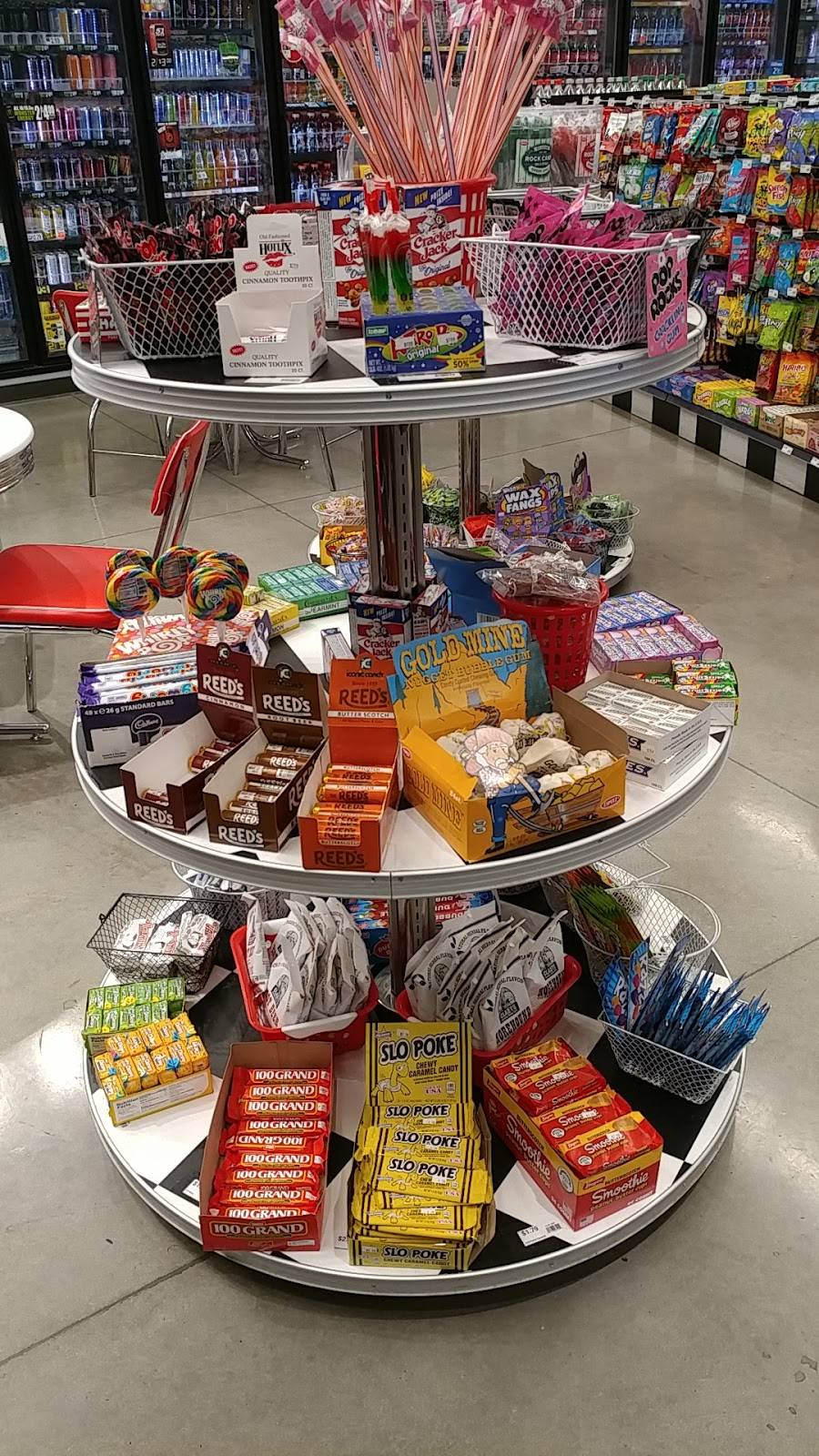 Retro Junction | restaurant | 7010 N Cedar Ave, Fresno, CA 93720, USA | 5593230167 OR +1 559-323-0167