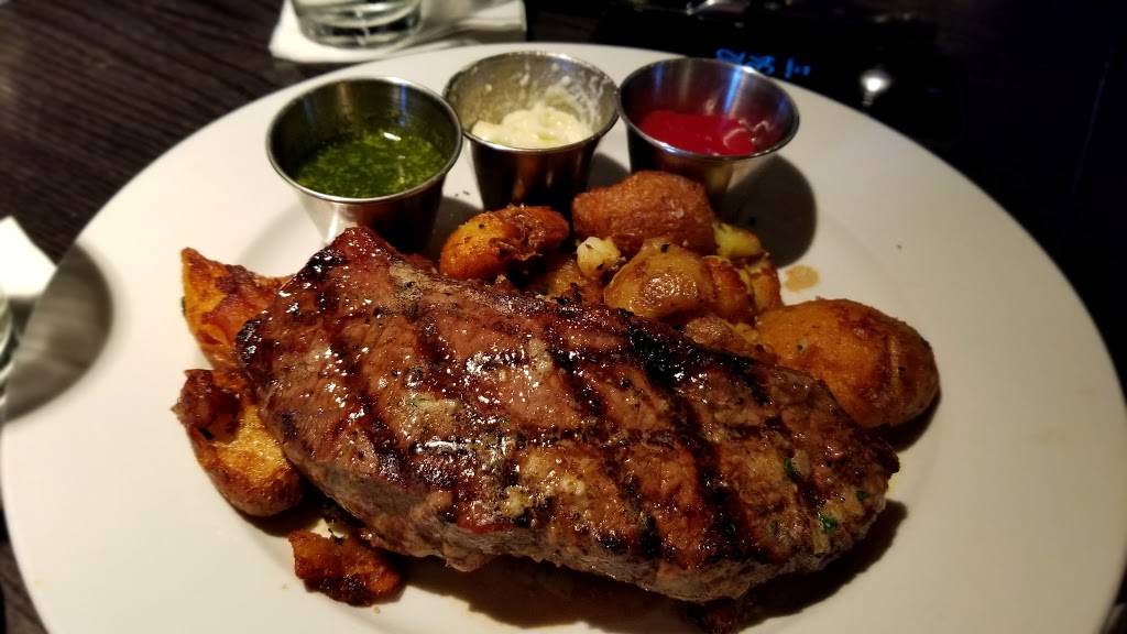 Summit Grill | restaurant | 520 W 75th St, Kansas City, MO 64114, USA | 8163619788 OR +1 816-361-9788