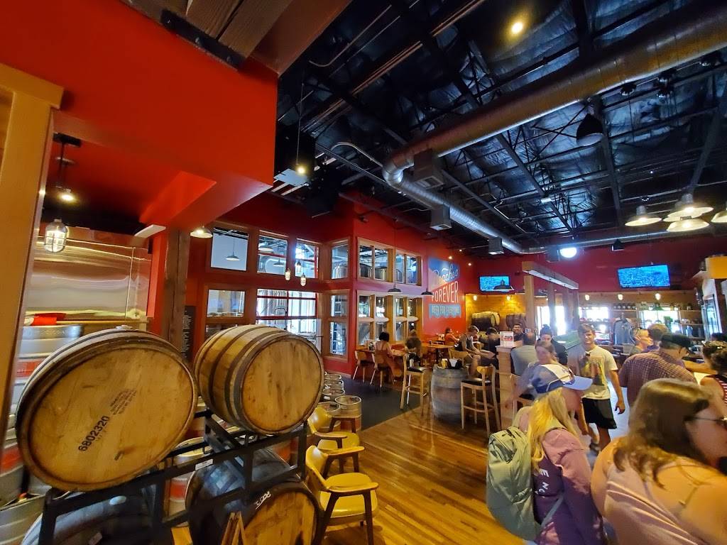 Public Coast Brewing Co | restaurant | 264 E 3rd St, Cannon Beach, OR 97110, USA | 5034360285 OR +1 503-436-0285