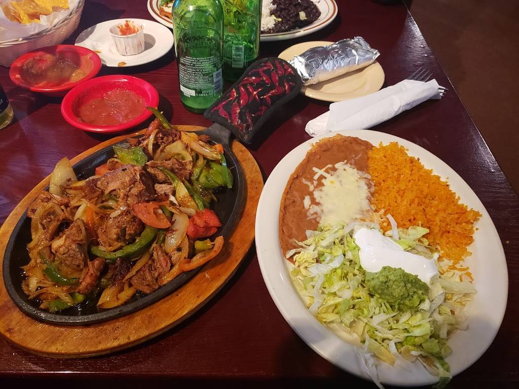 Los Magueyes | restaurant | 2648 Packerland Dr, Green Bay, WI 54313, USA | 9204898921 OR +1 920-489-8921