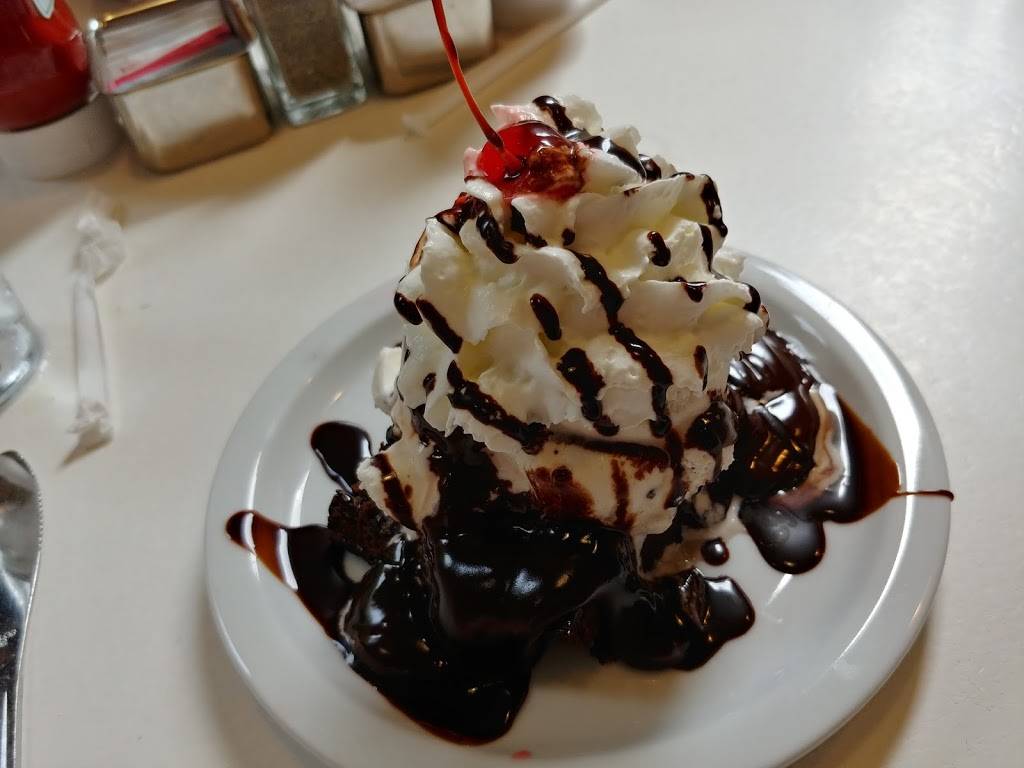 Main Street Ice Cream Parlor | restaurant | 6339 Main St, Chestertown, NY 12817, USA | 5184947940 OR +1 518-494-7940