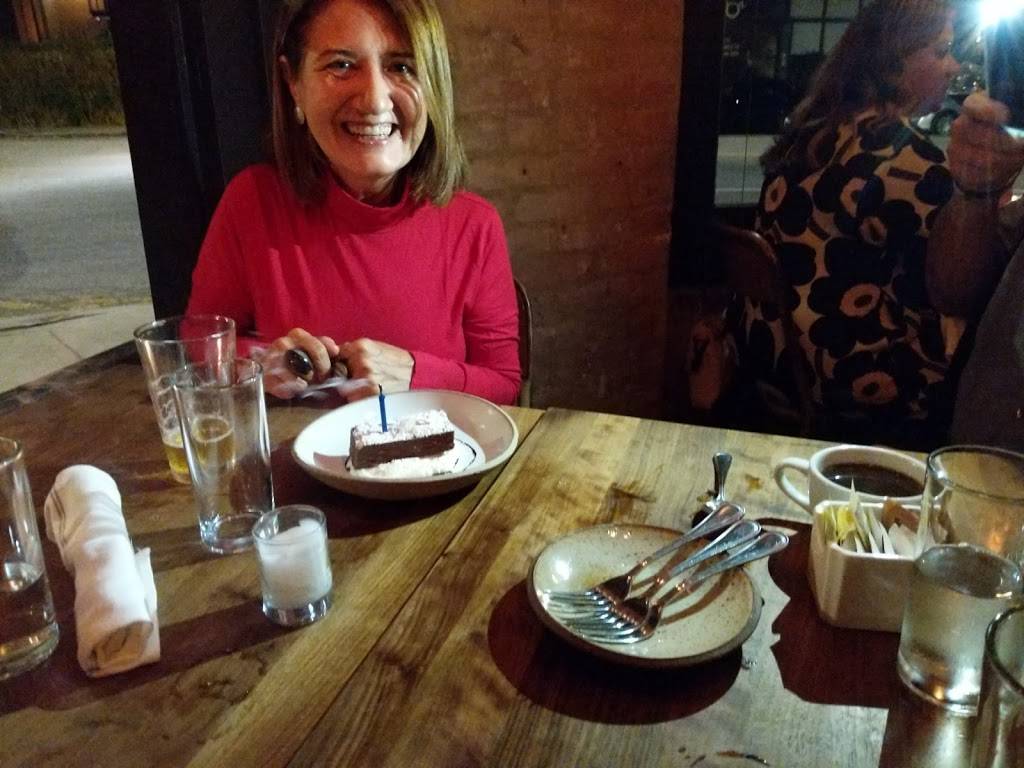 Blairs Restaurant | restaurant | 2901 Rowena Ave, Los Angeles, CA 90039, USA | 3236601882 OR +1 323-660-1882