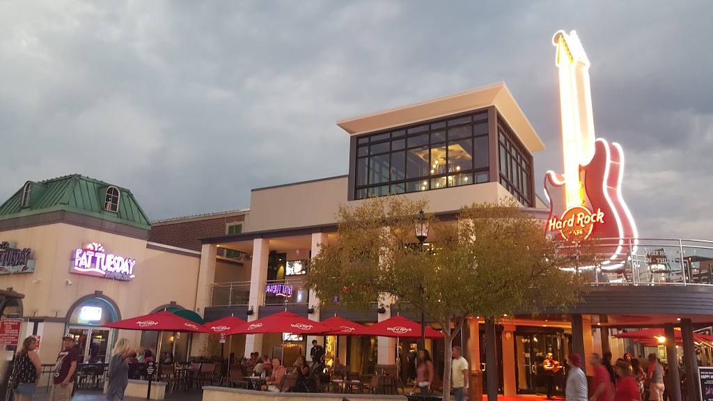 Paula Deens Family Kitchen | restaurant | 1202 Celebrity Cir, Myrtle Beach, SC 29577, USA | 8439451072 OR +1 843-945-1072