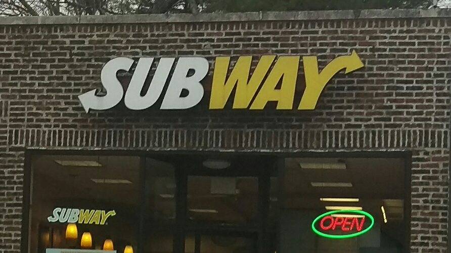 Subway Restaurants | restaurant | 6 E Main St, Elmsford, NY 10523, USA | 9143727900 OR +1 914-372-7900