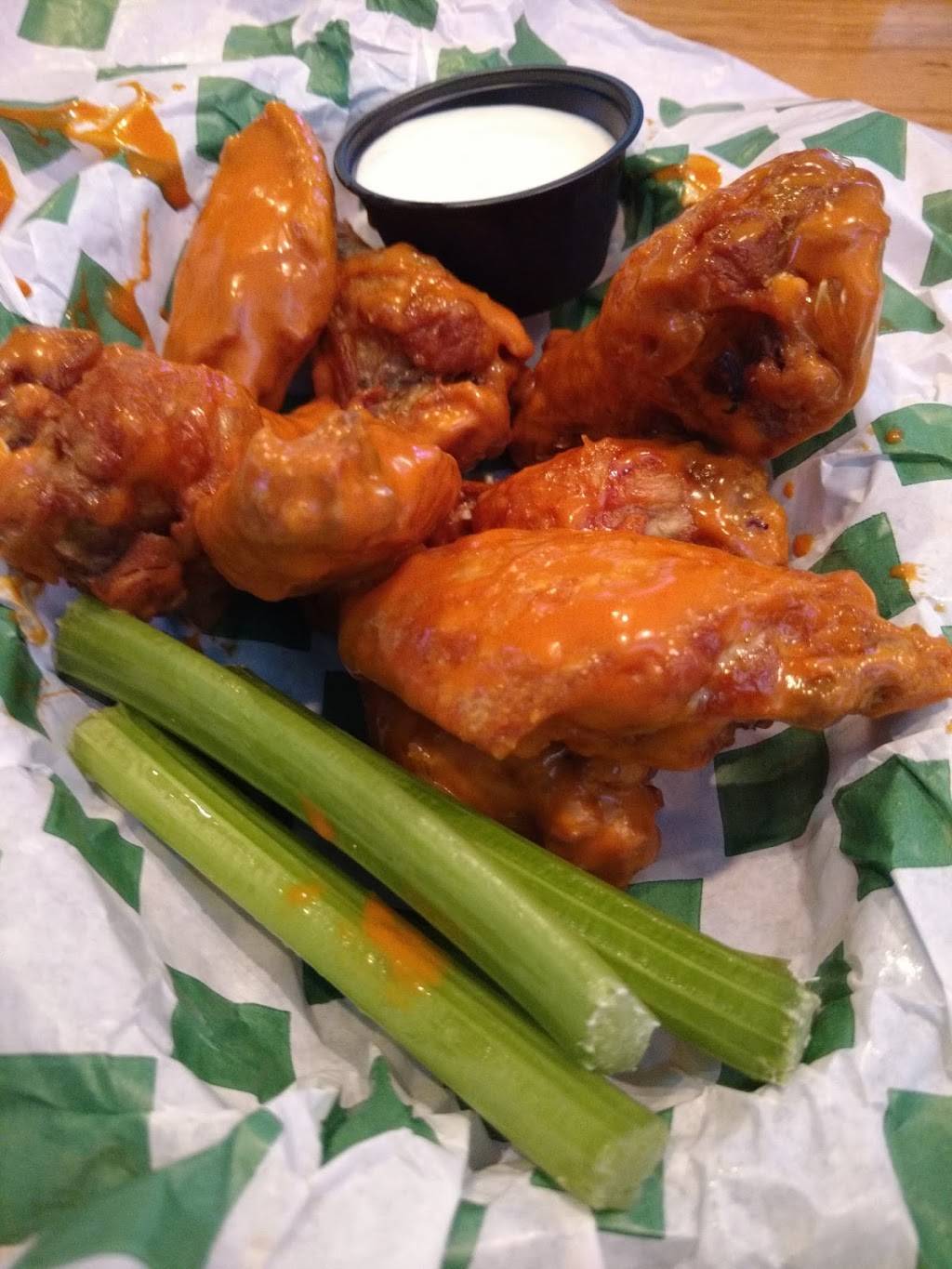 Beef O Bradys | restaurant | 16773-16775 Fishhawk Blvd, Lithia, FL 33547, USA | 8136510388 OR +1 813-651-0388