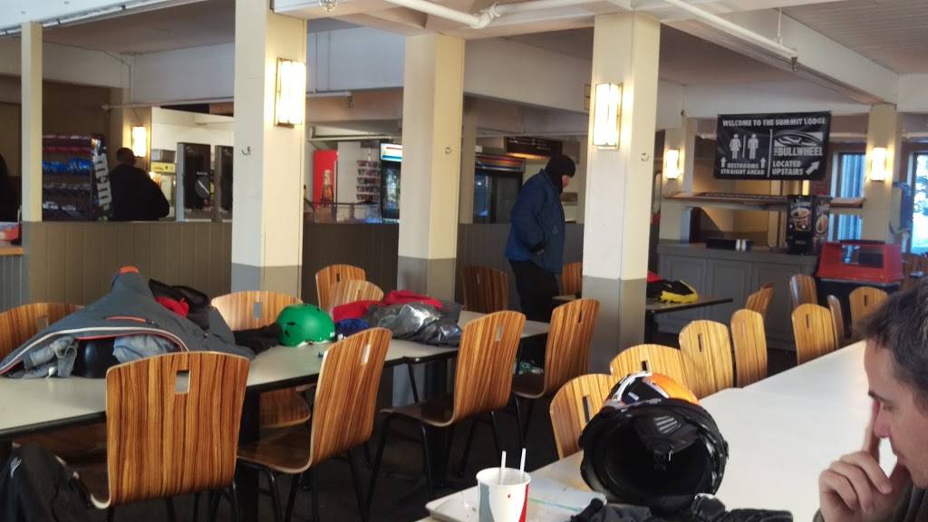 Summit Lodge | restaurant | 39 Mount Snow Road, West Dover, VT 05356, USA | 8024641100 OR +1 802-464-1100