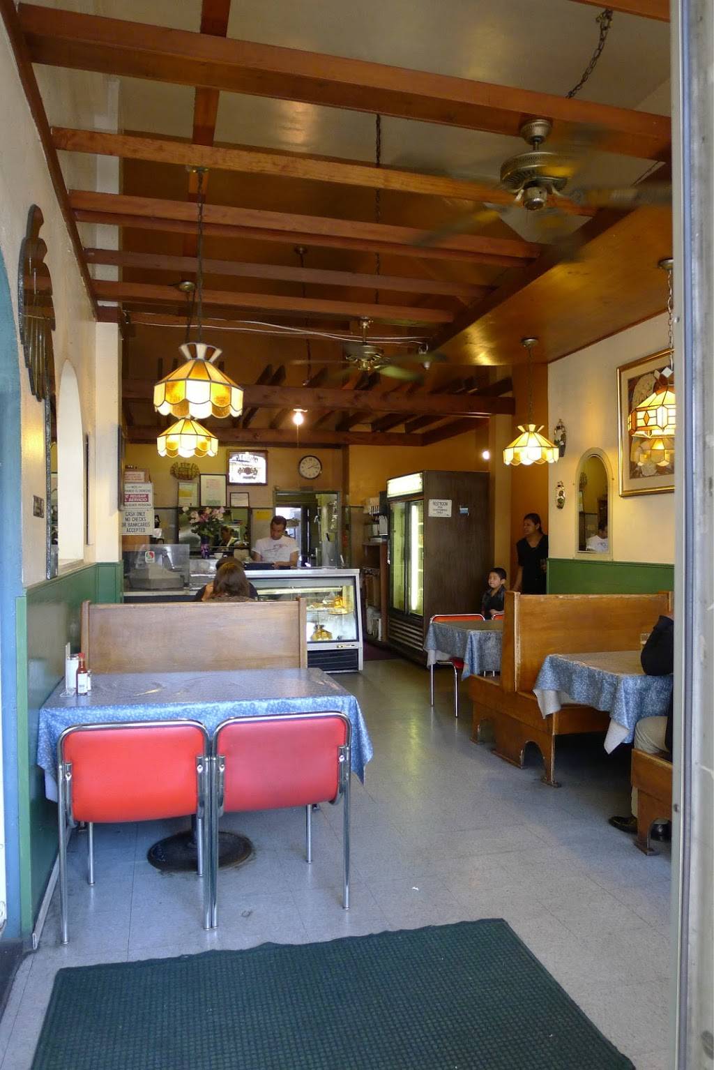 Las Palmeras | restaurant | 2723 Mission St, San Francisco, CA 94110, USA | 4152857796 OR +1 415-285-7796