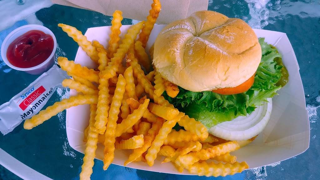 Tastee Treet | restaurant | 433 N Water St, Black River Falls, WI 54615, USA | 7152843004 OR +1 715-284-3004