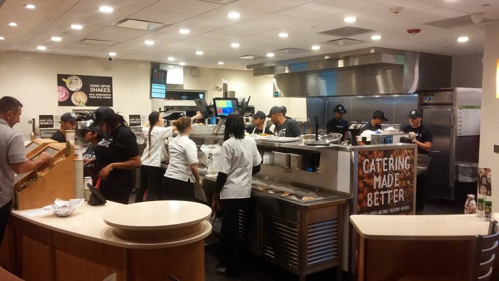 PDQ Restaurant | restaurant | Danada Square East, 167 Danada Square East, Wheaton, IL 60187, USA | 6303157135 OR +1 630-315-7135