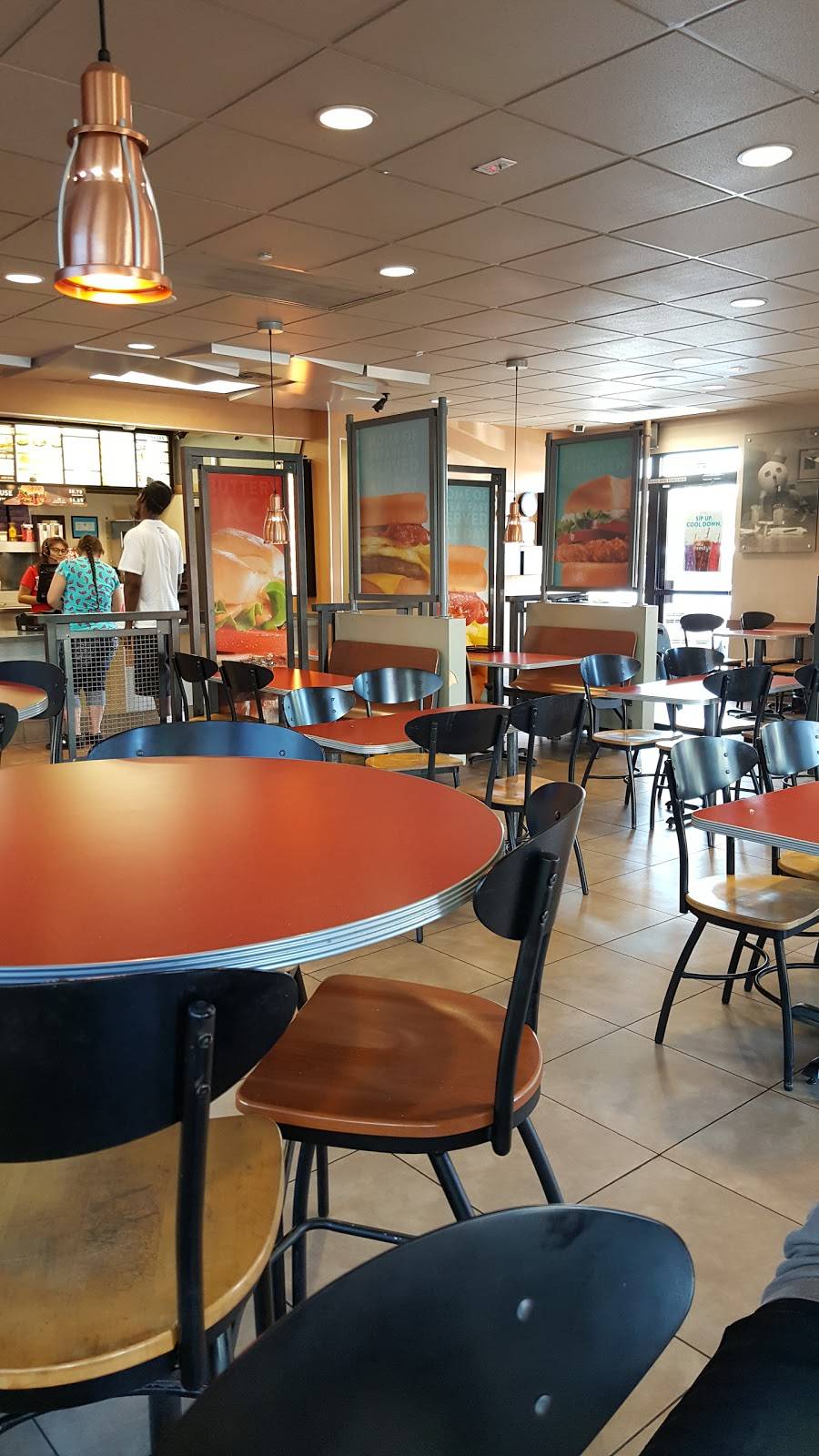 Jack in the Box | restaurant | 19818 N 27th Ave, Phoenix, AZ 85027, USA | 6237803669 OR +1 623-780-3669