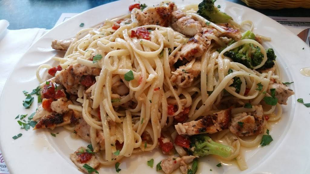 Town & Country Restaurant | restaurant | 660 Rte 37 W, Toms River, NJ 08755, USA | 7325693910 OR +1 732-569-3910