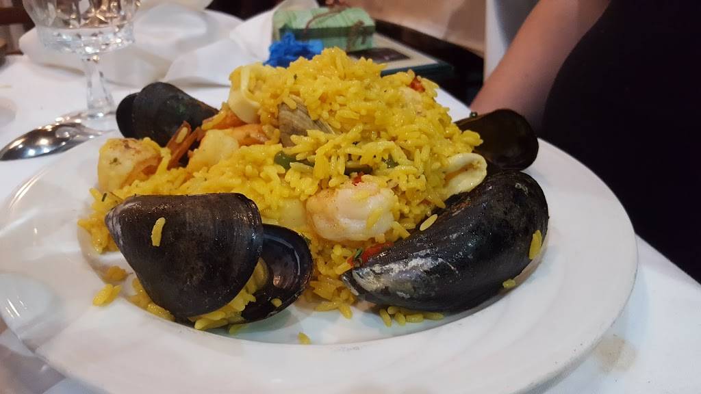 Cacique Restaurant | restaurant | 26 N Market St, Frederick, MD 21701, USA | 3016952756 OR +1 301-695-2756