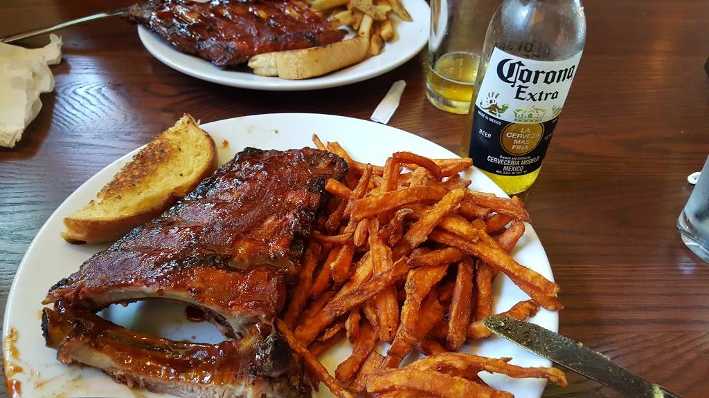 Smokey Bones Bar & Fire Grill | restaurant | 809 S University Dr, Plantation, FL 33324, USA | 9544743833 OR +1 954-474-3833