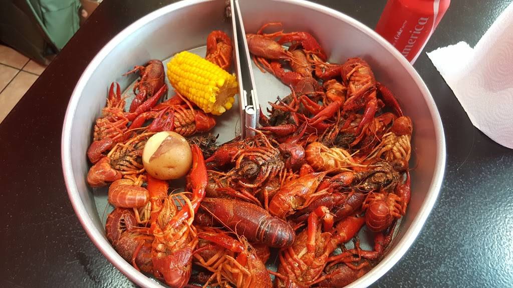 The Crawfish Spot | restaurant | 1899 W Pinhook Rd, Lafayette, LA 70508, USA | 3372378533 OR +1 337-237-8533
