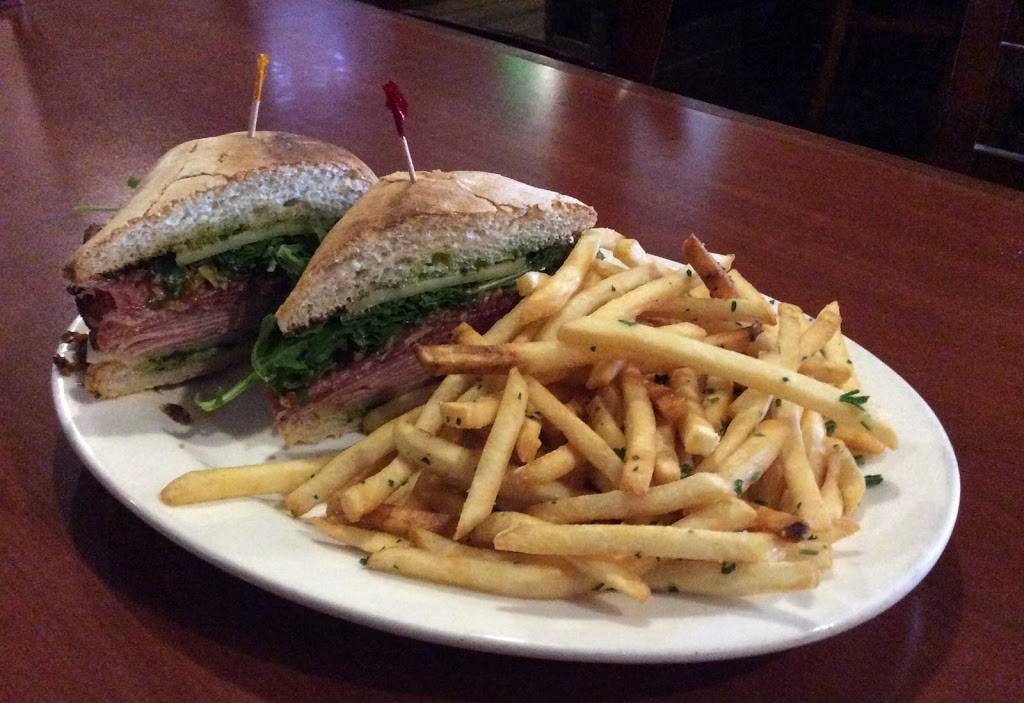 McGees | restaurant | 1645 Park St, Alameda, CA 94501, USA | 5105223470 OR +1 510-522-3470