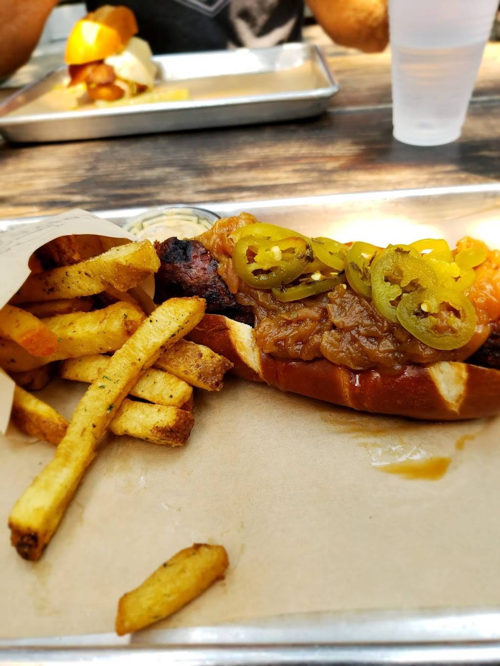 LowBrau | restaurant | 1050 20th St, Sacramento, CA 95811, USA | 9167062636 OR +1 916-706-2636